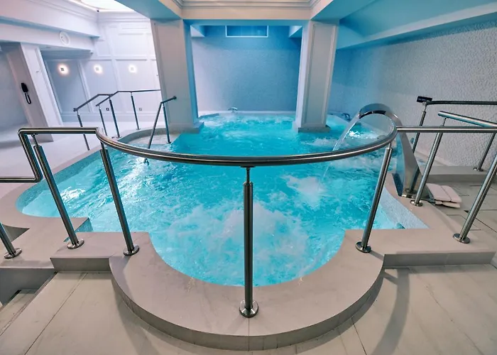 Best Hotels Near Bedford Athletic Stadium