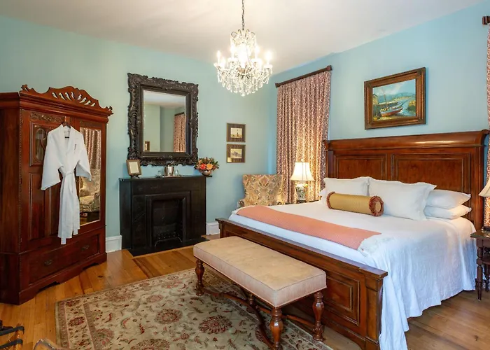 Top Hotels for Savannah, GA Getaways