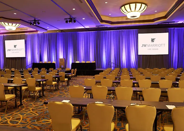 Top Las Vegas Accommodations Off the Strip