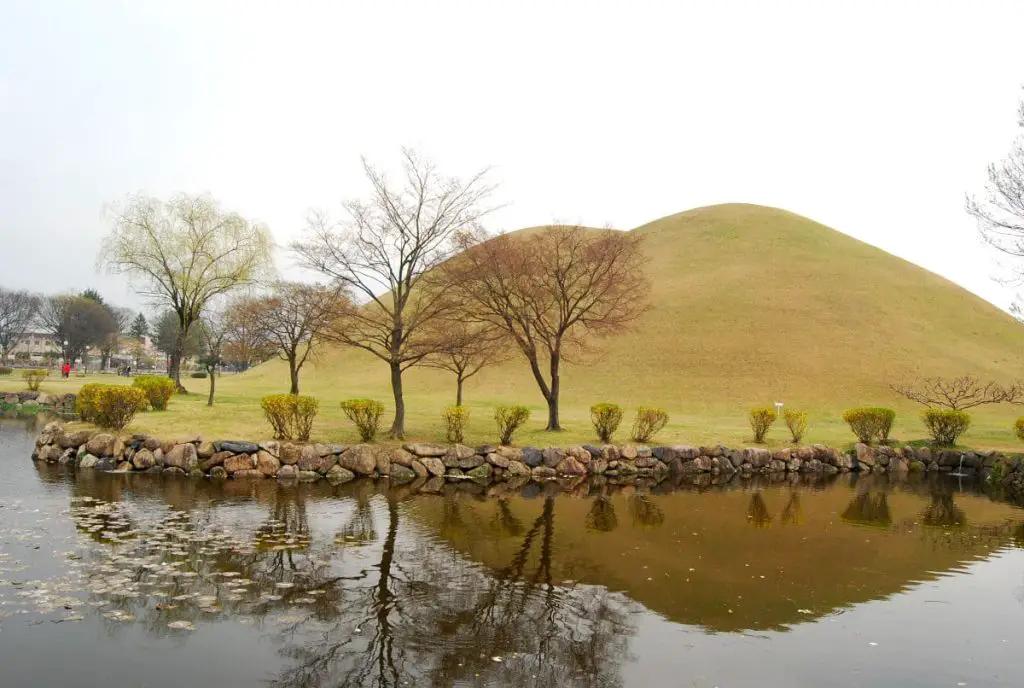 parque de los tumulos de gyeongju